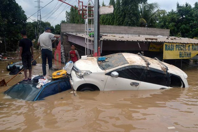 Tingkat Kerusakan Mobil Akibat Banjir 1
